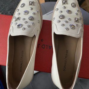 Donald Pliner Calf Leather Flat with Rubber Sole 6 1/2 M